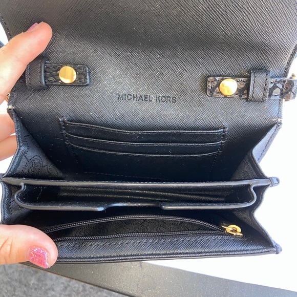 Michael Kors extra small purse - Picture 4 of 4